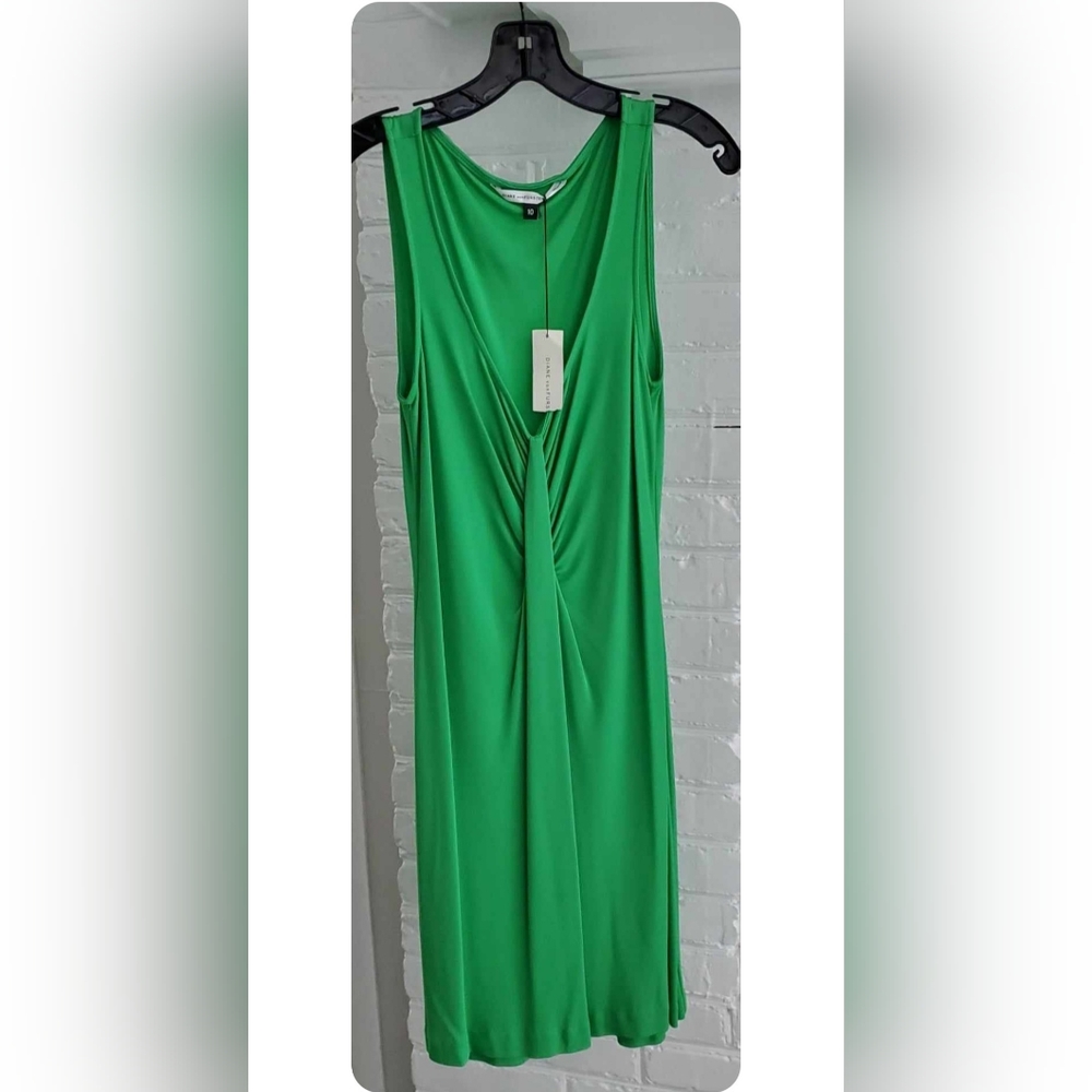 Diane Von Furstenberg 10 Emerald/Kelly Green Sleeveless V-Neck Jersey Knit Dress